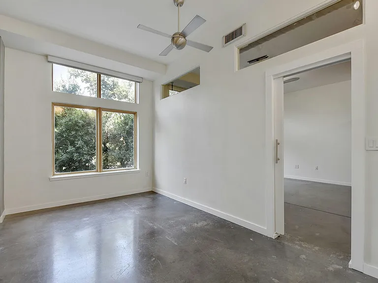 2124 E 6th St #202 — Photo 14