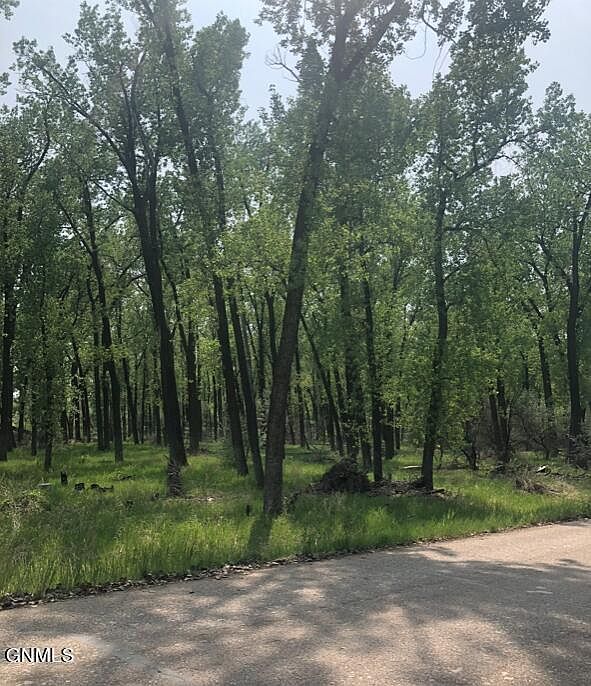 2nd image of 2335 Larson Rd