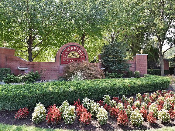 3rd image of 104 Barclay Dr