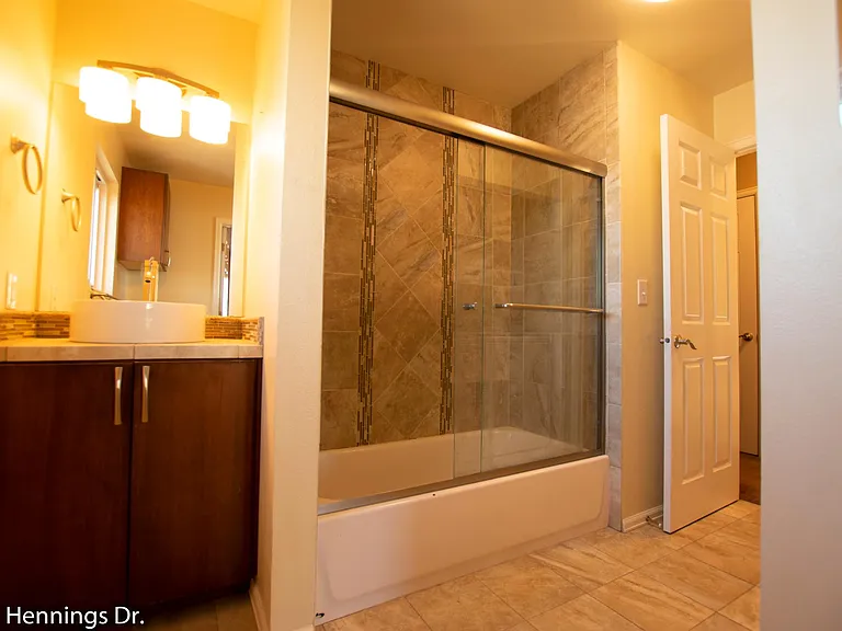 4585 Hennings Dr — Photo 4
