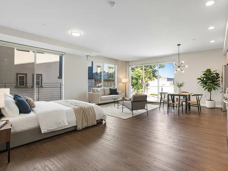 16300 Ventura Blvd #209 — Photo 3