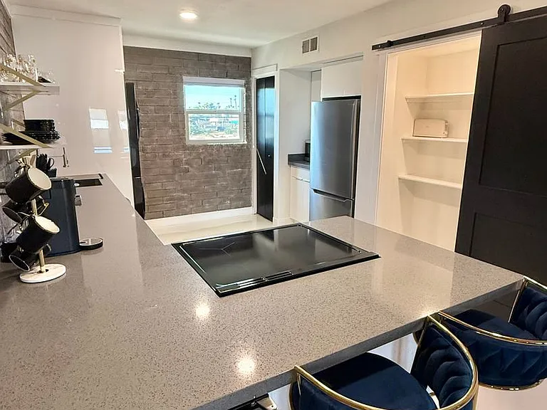 810 E Colter St — Photo 24