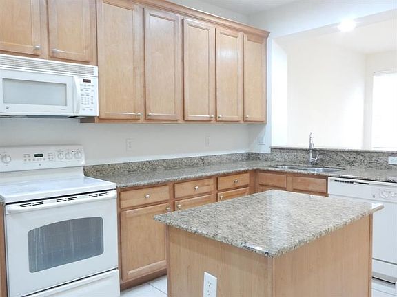 3rd image of 580 Pacific Grove Dr Unit 4