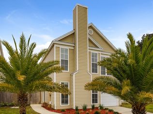 653 Staffordshire Dr E, Jacksonville, FL 32225