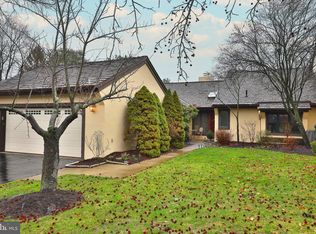 6 Hounds Run Ln, Blue Bell, PA 19422