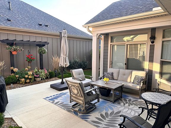 3rd image of 6580 Sweet Meadow Dr