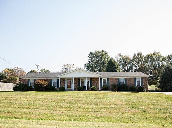 3rd image of 229 Farmbrook Cir