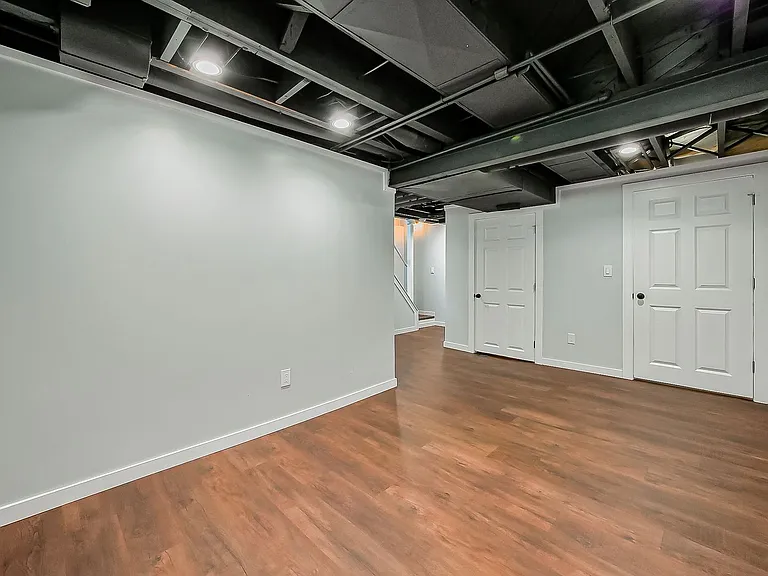 21530 Olmstead St — Photo 28