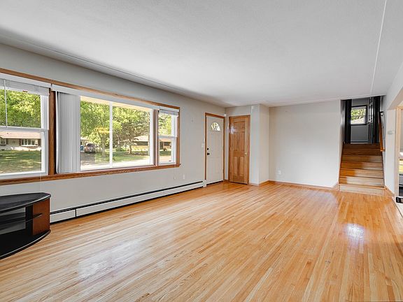 3rd image of 14115 40th Ave N