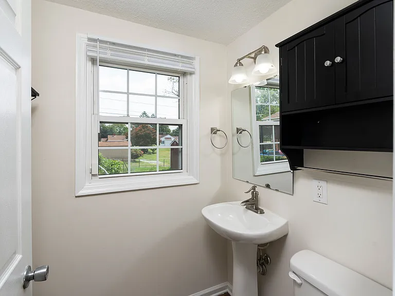 921 Dogwood Cir — Photo 12