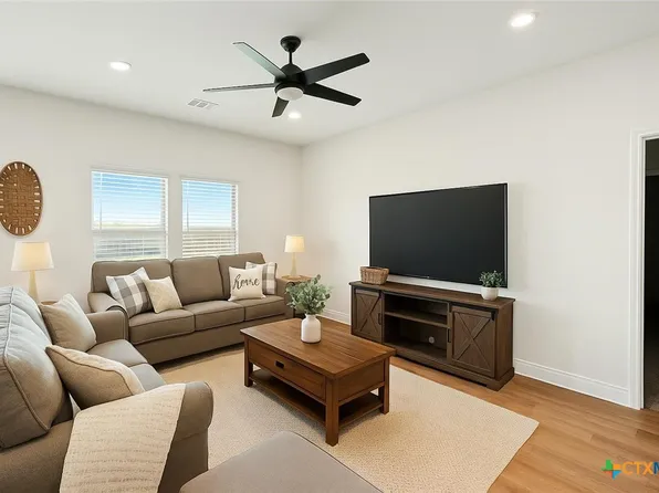 1046 Amble Oak, Seguin, TX 78155