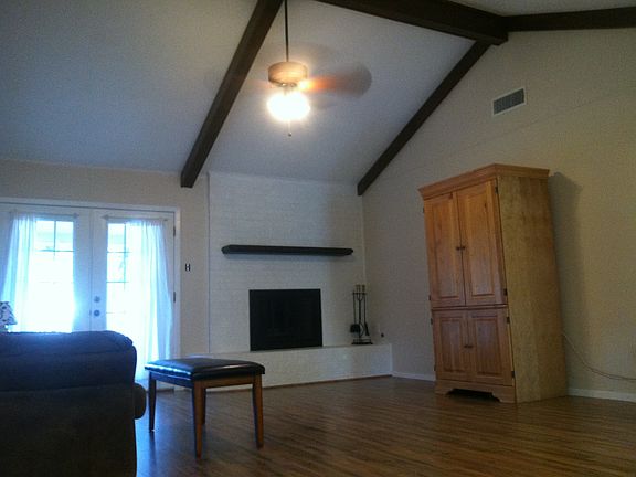 4th image of 2822 Canyon Creek Dr