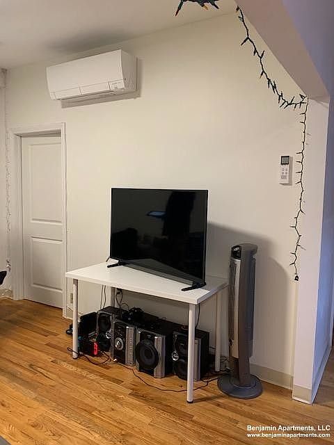 2nd image of 37 Cunard St #1A