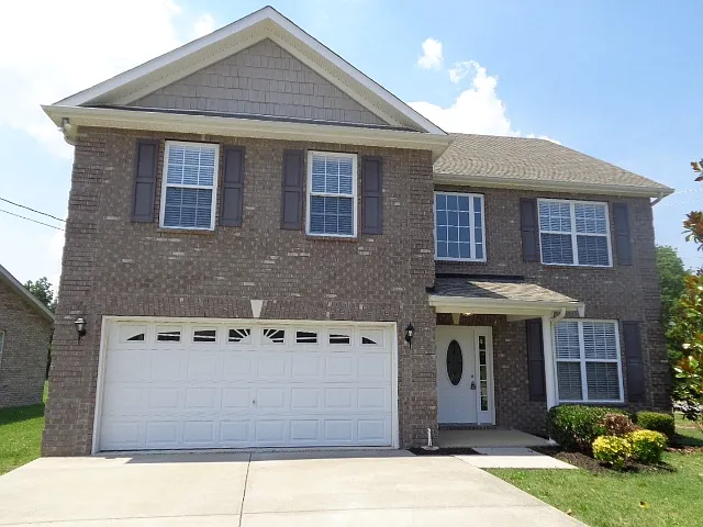3 bed, 2.5 bath, 2382 sqft, $2,575 — Photo 1
