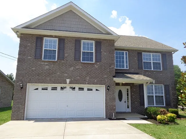 704 Pin Oak Dr