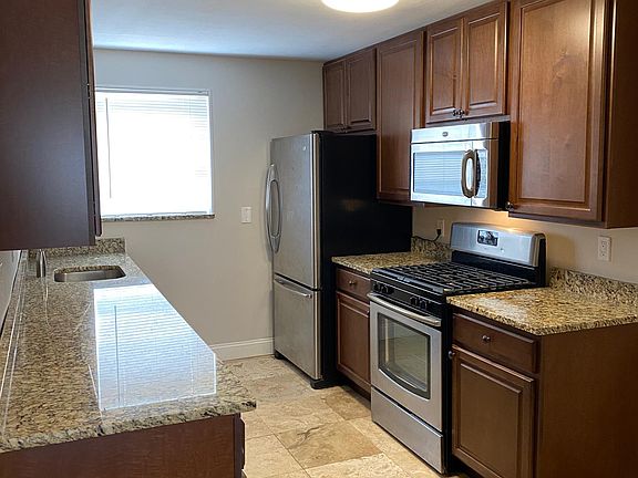 4th image of 7526 Buckingham Dr APT 1W