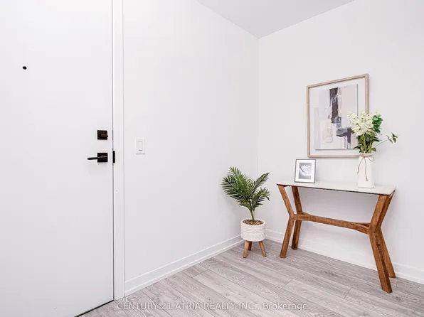 55 Mercer St #308, Toronto, ON M5V 1H2