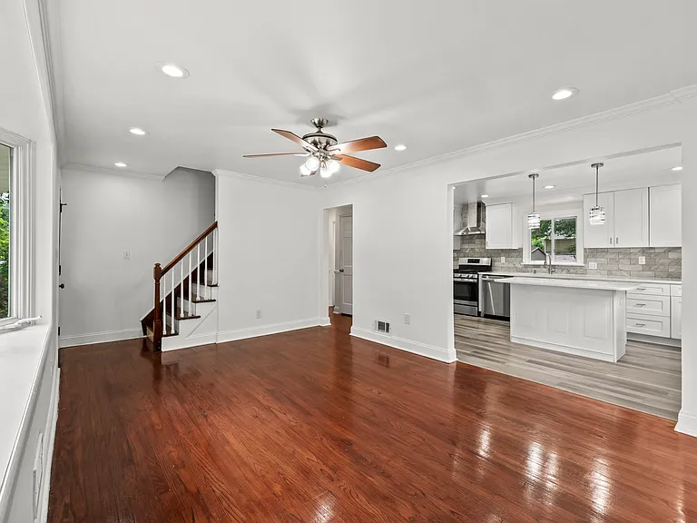 53 Oneida Ave — Photo 18