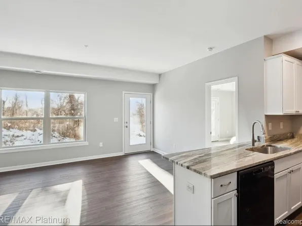 651 Pointe Dr, Walled Lake, MI 48390