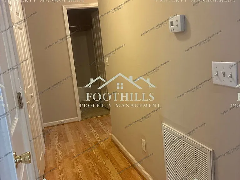 107 Ashton Ln — Photo 4