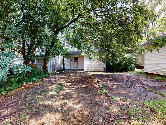 3rd image of 238 Elmwood Dr