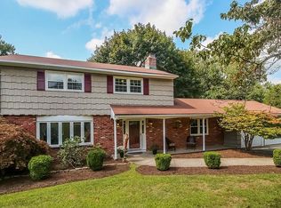48 Mariner Cir, Trumbull, CT 06611