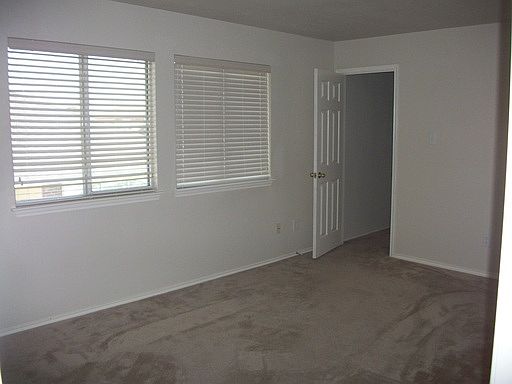 4th image of 5505 Saegert Ct