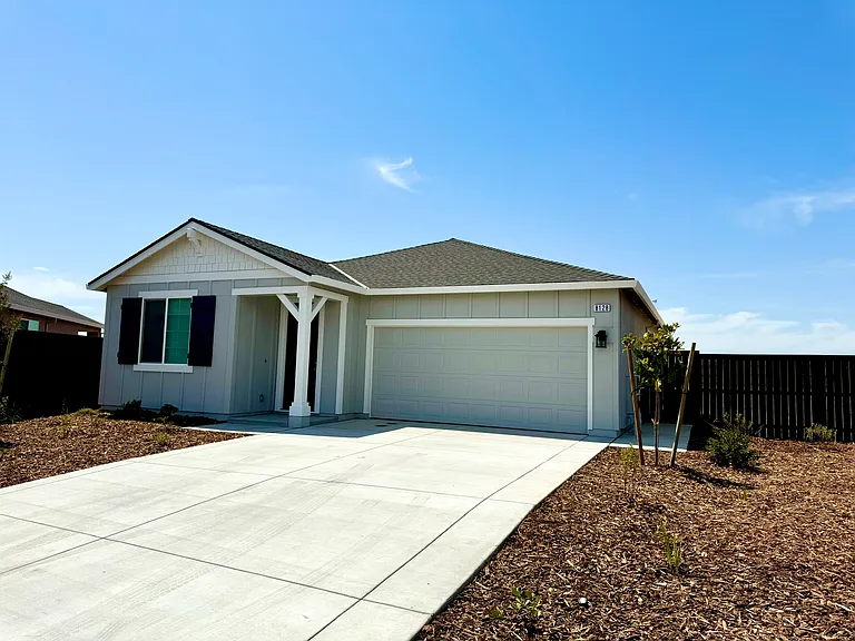 8128 Pasadena Dr — Photo 2