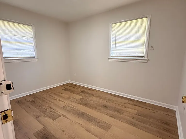 1817 Texas Ct — Photo 11