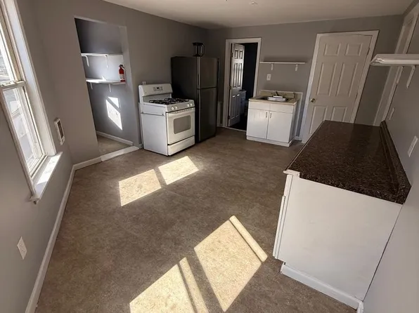 235-237 Oak St, Clinton, MA 01510