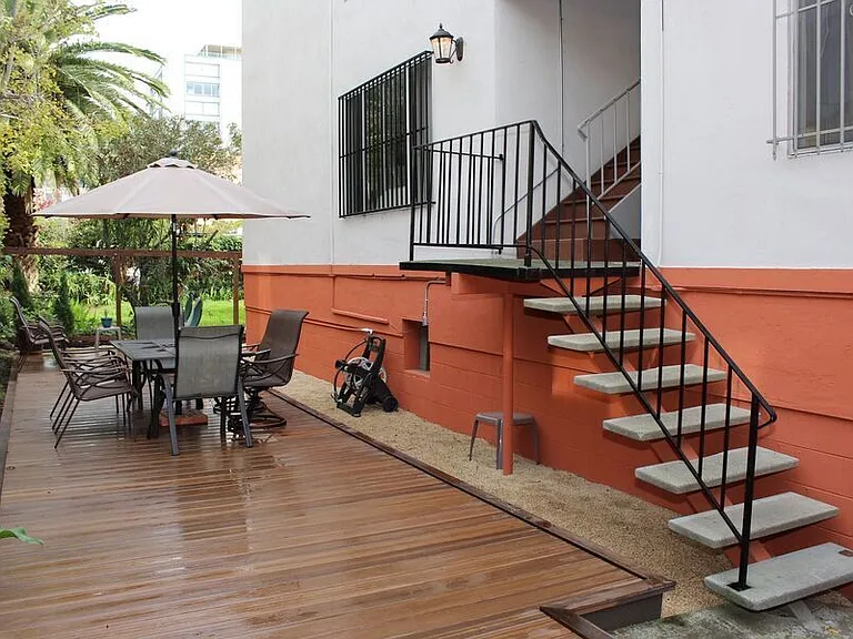2315 Parker St — Photo 2