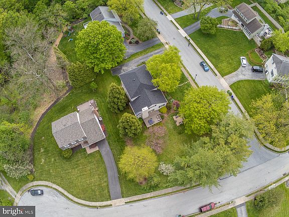 2nd image of 201 Jennings Ln