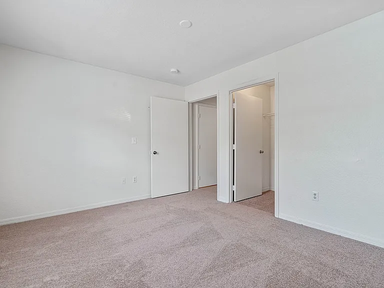 Stonecreek Apartments — Photo 15