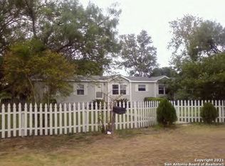 21 Javelina Pass, Uvalde, TX 78801