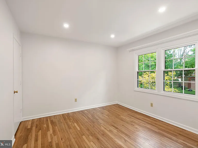 8330 Wickham Rd — Photo 29