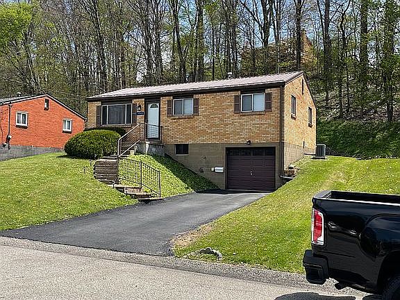 3rd image of 152 Black Hills Rd