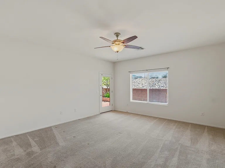677 W Pizzicato Ln — Photo 25