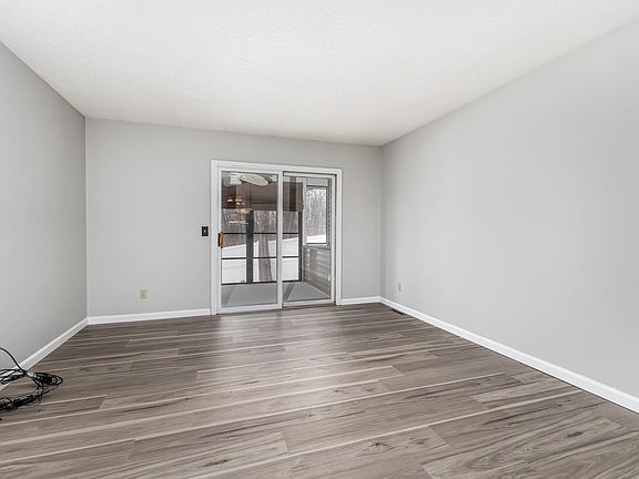 2nd image of 3049 Deerwood Cir