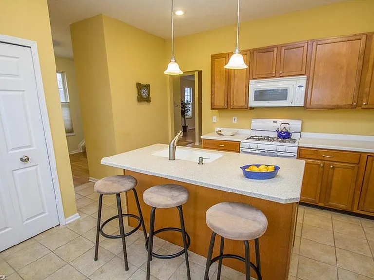 8430 Chester Pkwy — Photo 13