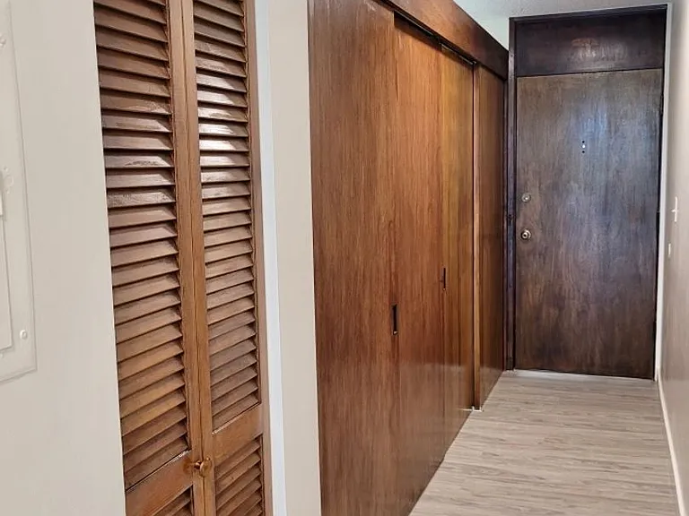 500 University Ave #305 — Photo 10