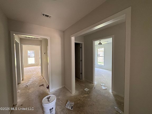 4th image of 523 Stone Brook Pl