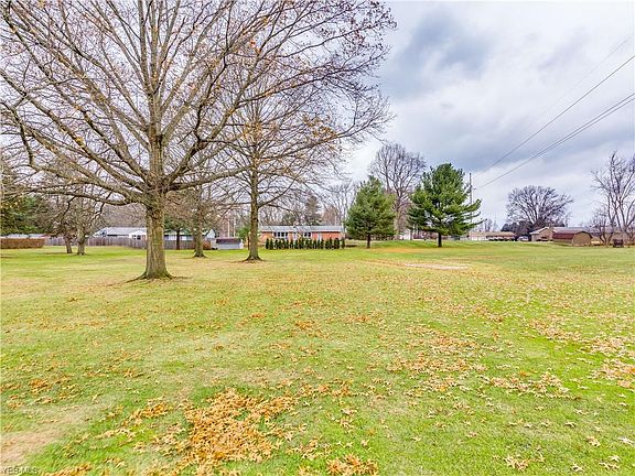 3rd image of Everhard Rd NW Lot 26