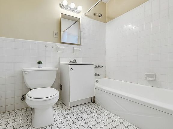 5th image of 354 E 81st St APT 2A