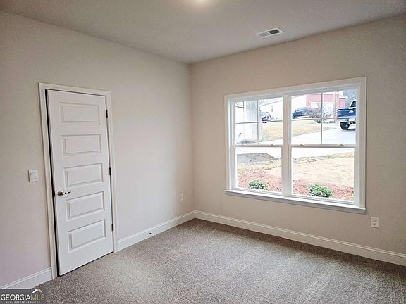 5th image of 216 Rhett Dr #12