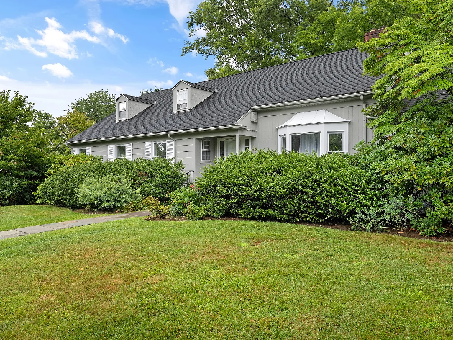 5 bed, 3726 sqft, $14,000 — Photo 3