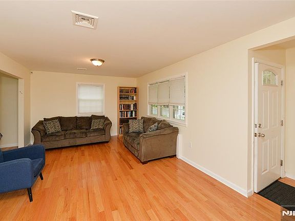 3rd image of 7-01 2nd St