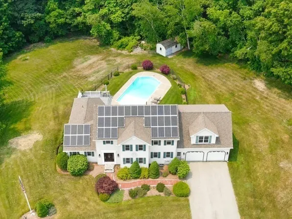 5 Wakefield Dr, Charlton, MA 01507