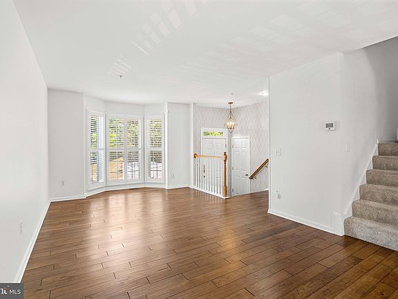 4th image of 605 Puritan Ct