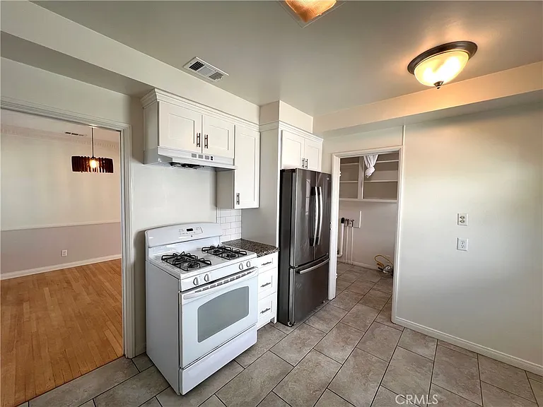 5618 Fallsgrove St — Photo 8