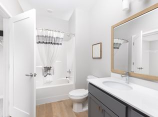 Wild Oak, Fargo, ND 58102